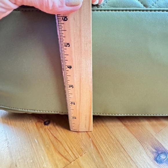 Khaki quilted puffer hobo bag nwt - Picture 5 of 14